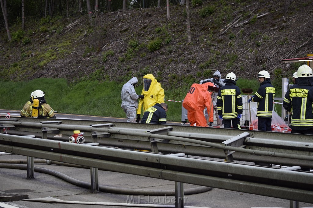 VU Gefahrgut LKW umgestuerzt A 4 Rich Koeln Hoehe AS Gummersbach P200.JPG - Miklos Laubert